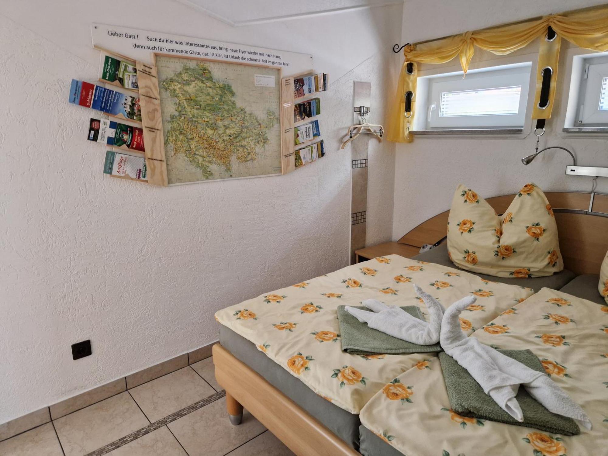 Ferienwohnung Am Oepitzer Berg Possneck Exterior photo